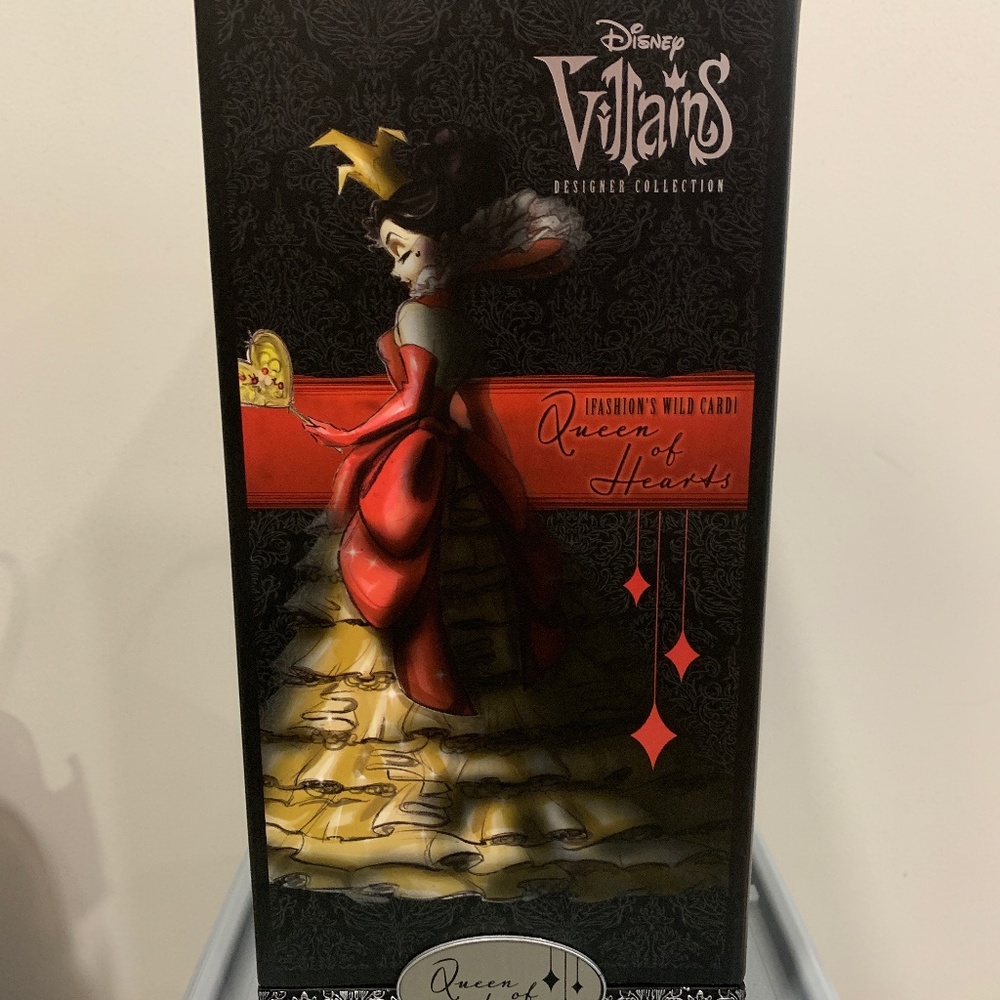 NEW Disney Villains Designer Doll Queen of Hearts - Earlier Edition